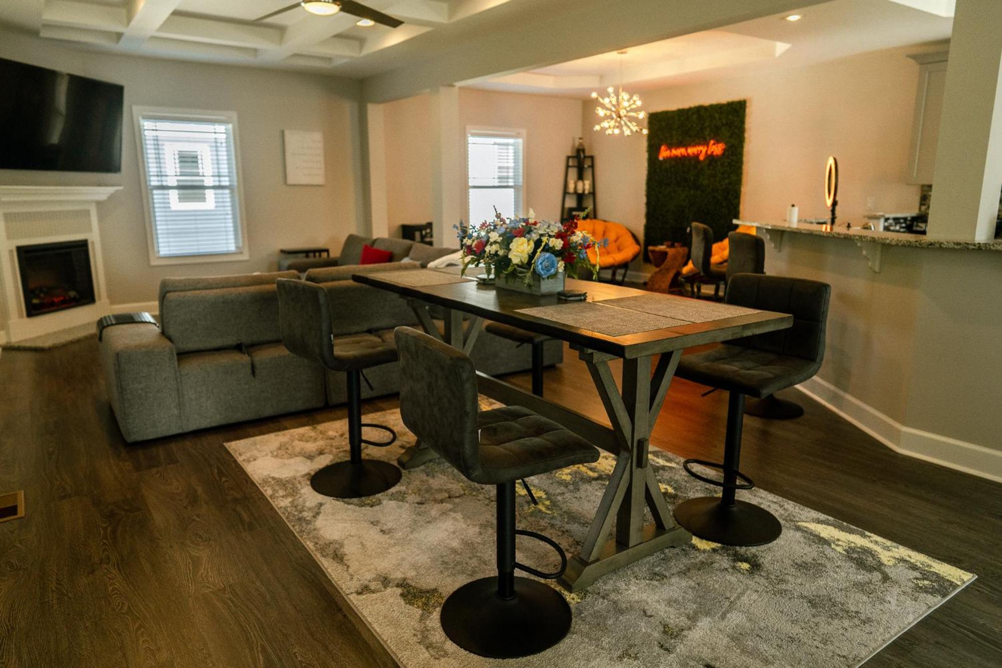 Enjoy This Mini-Mansion Near Downtown And The Airport! Atlanta Extérieur photo